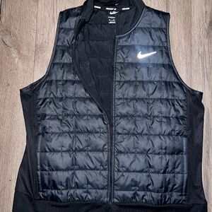 Nike thermal puffer vest
